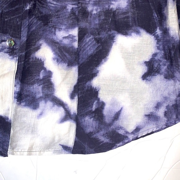 W by Worth sz P (XS/S) top blue & white tie dye long sleeve cold shoulder blouse - Picture 15 of 16